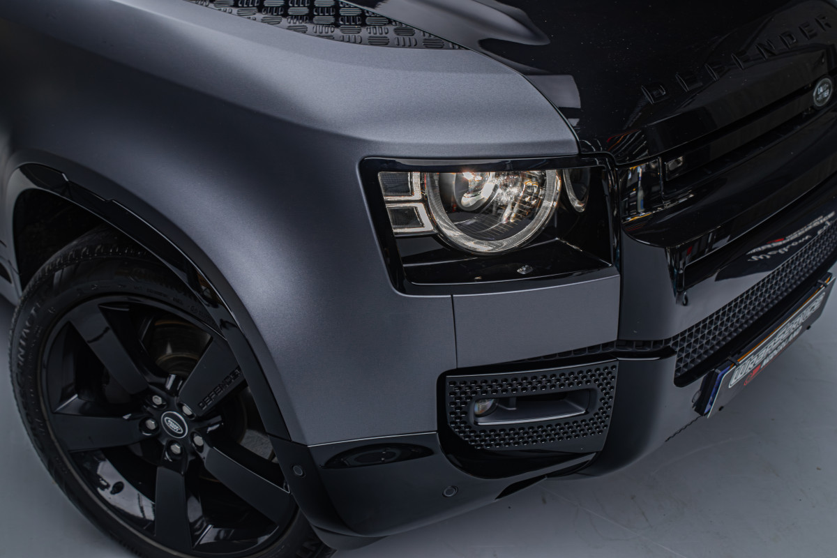 Land Rover Defender 90