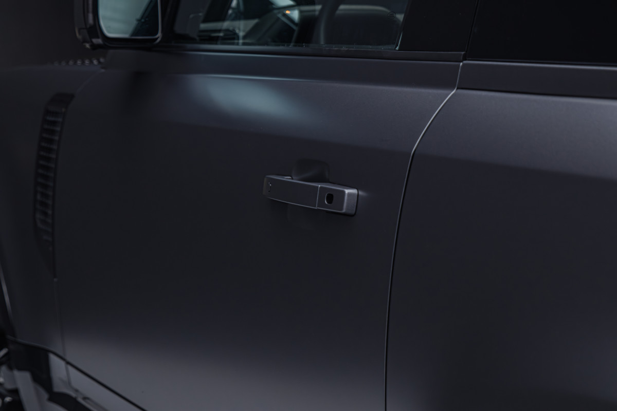 Land Rover Defender 90